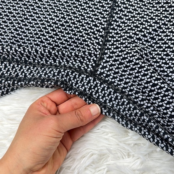 Lululemon Align Crop *21" Monochromic Ice Grey Black - Picture 3 of 8